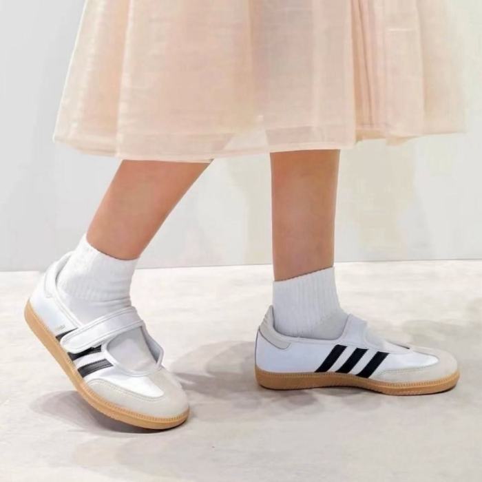Ladies' ballet shoes, daily casual shoes, with box.size 35.5-41.SS60-679-681