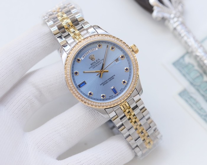 Fully automatic imported mechanical movement watch,316L stainless steel，Mineral scratch-resistant mirror glass，with box, size 42mm，WT220-11-20