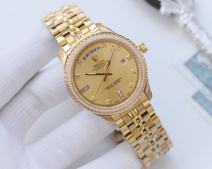 Fully automatic imported mechanical movement watch,316L stainless steel，Mineral scratch-resistant mirror glass，with box, size 42mm，WT220-11-20