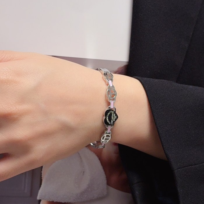 Bracelet jewelry ,with box,  J25-158