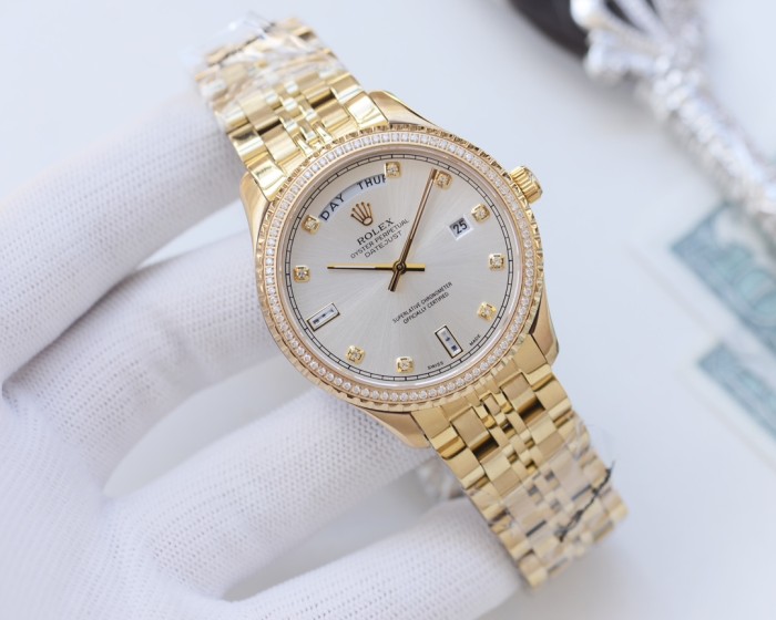 Fully automatic imported mechanical movement watch,316L stainless steel，Mineral scratch-resistant mirror glass，with box, size 42mm，WT220-11-20