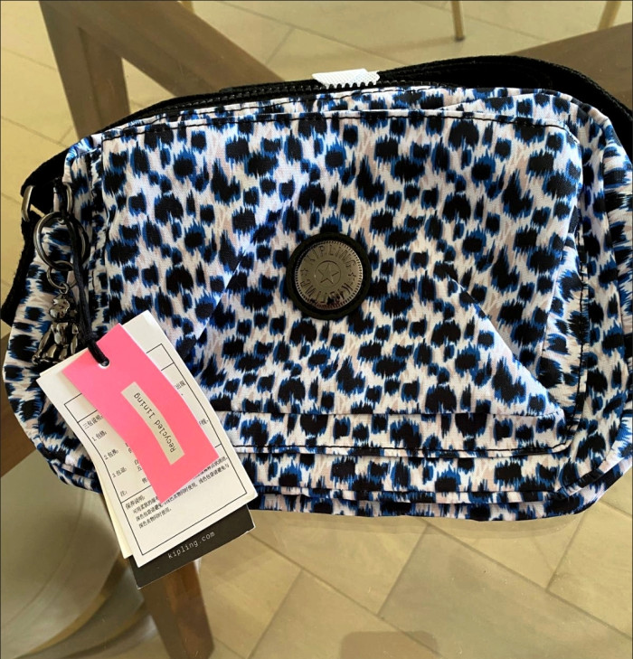 Nylon canvas Single-shoulder bag, crossbody bag，Size 24*17*9cm.B50-79-97
