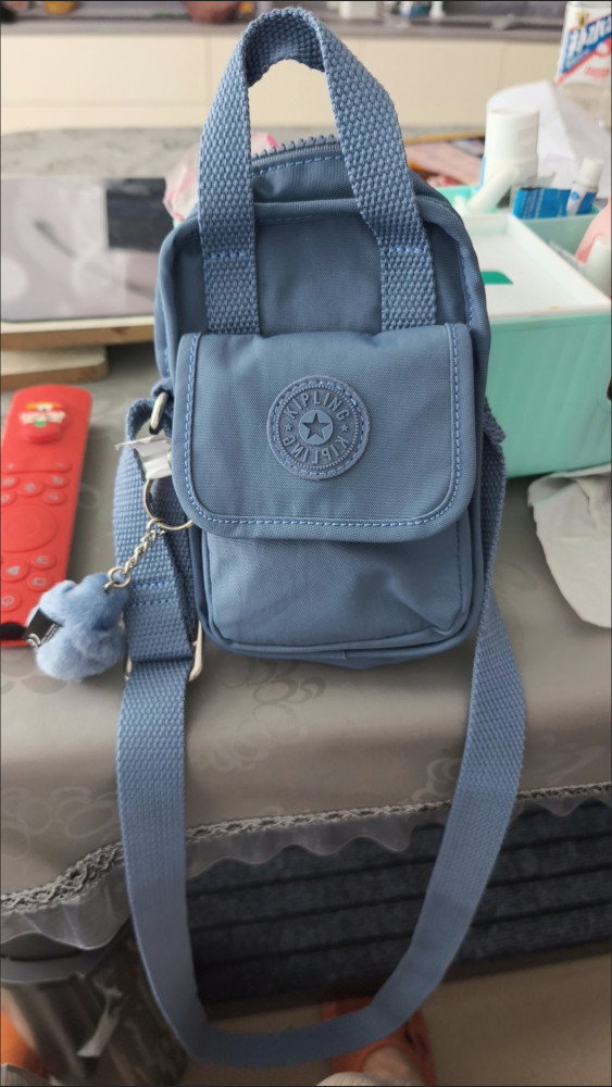 Nylon canvas Single-shoulder bag, crossbody bag，Size 18*12*6.5cm.B50-110-122