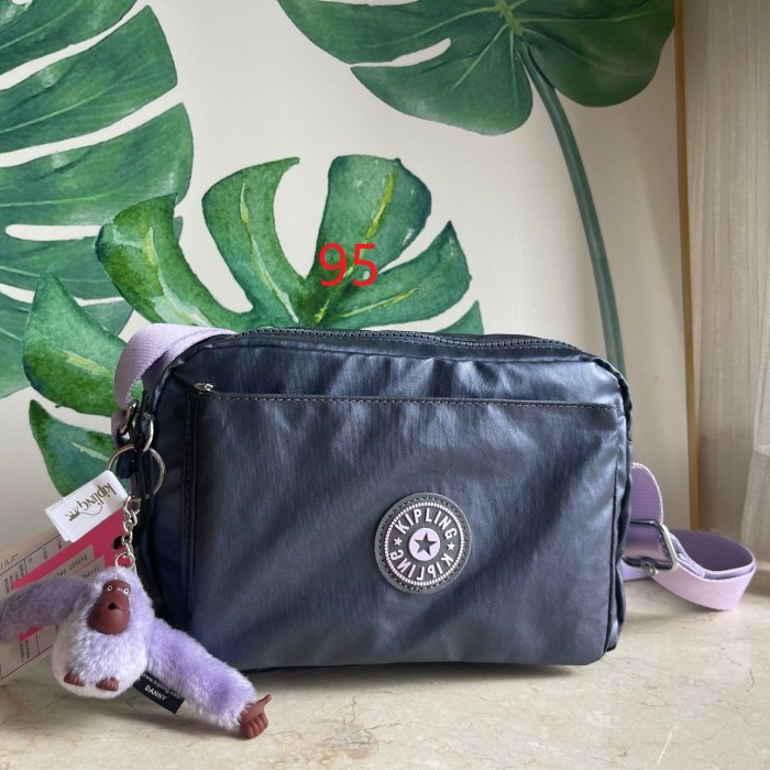 Nylon canvas Single-shoulder bag, crossbody bag，Size 24*17*9cm.B50-79-97