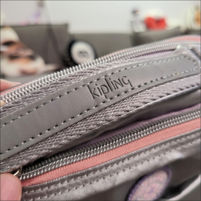 Nylon canvas Single-shoulder bag, crossbody bag，Size 21*10*24cm.B50-98-109