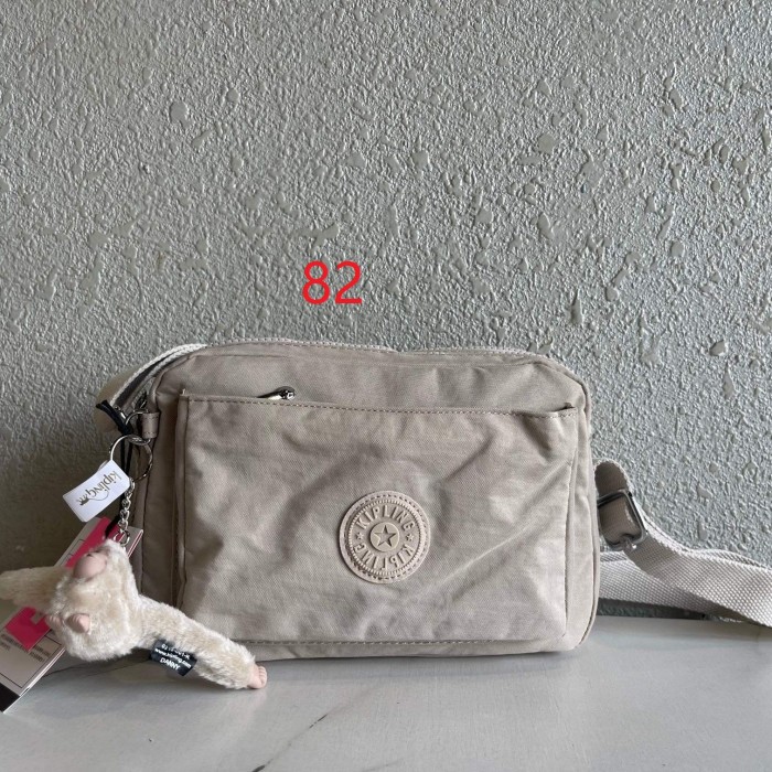 Nylon canvas Single-shoulder bag, crossbody bag，Size 24*17*9cm.B50-79-97