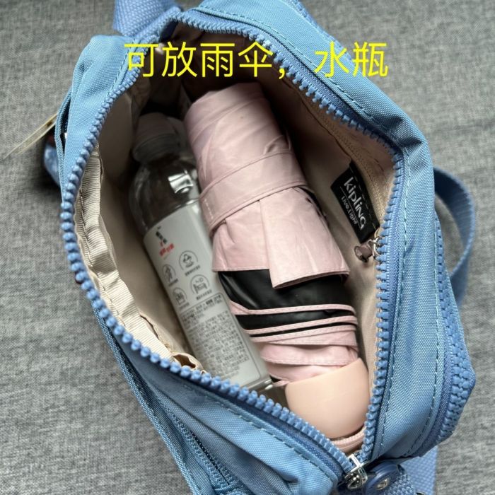 Nylon canvas Single-shoulder bag, crossbody bag，Size 24*17*9cm.B50-79-97