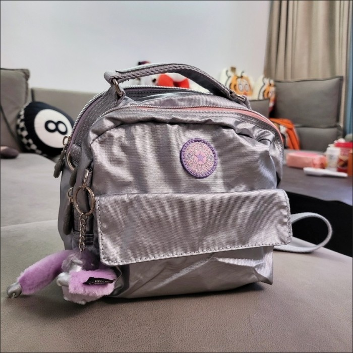 Nylon canvas Single-shoulder bag, crossbody bag，Size 21*10*24cm.B50-98-109