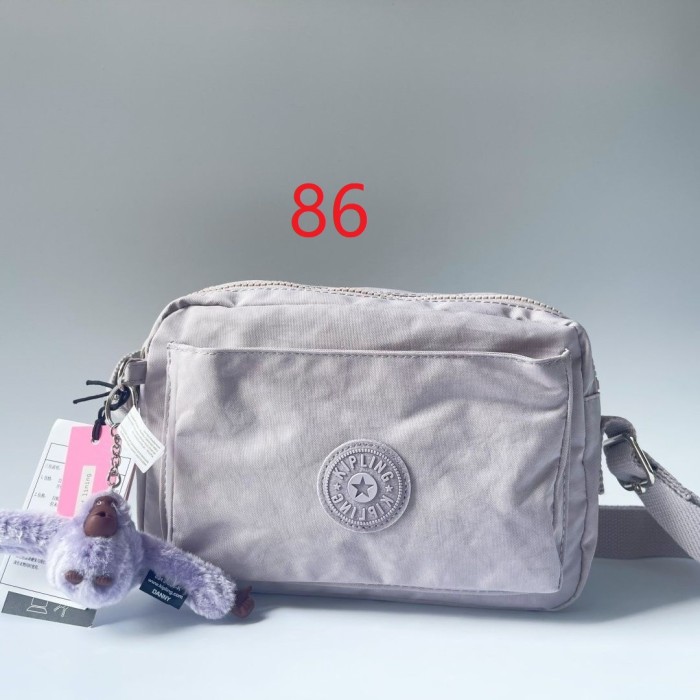 Nylon canvas Single-shoulder bag, crossbody bag，Size 24*17*9cm.B50-79-97