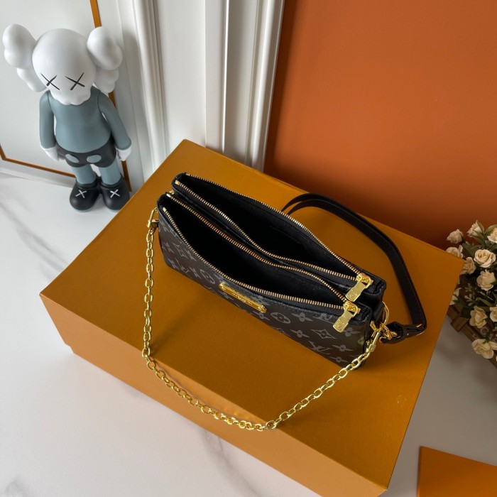 Split leather bag ,5A ,size 24.5x13.5x6.5cm,no box,  B88-277