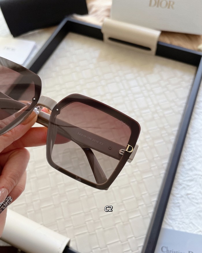 Blue light blocking sunglasses with the box and case ,G25-1796-1798
