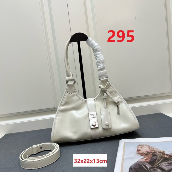 Leather bag ,5A ,size 32x22x13cm,no box,  B110-295