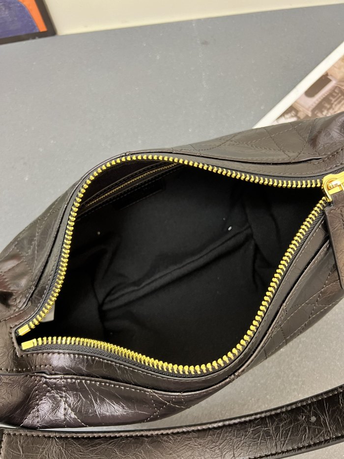 Leather bag ,5A ,size 33x16x15cm,no box,  B110-305