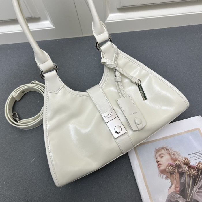 Leather bag ,5A ,size 32x22x13cm,no box,  B110-295