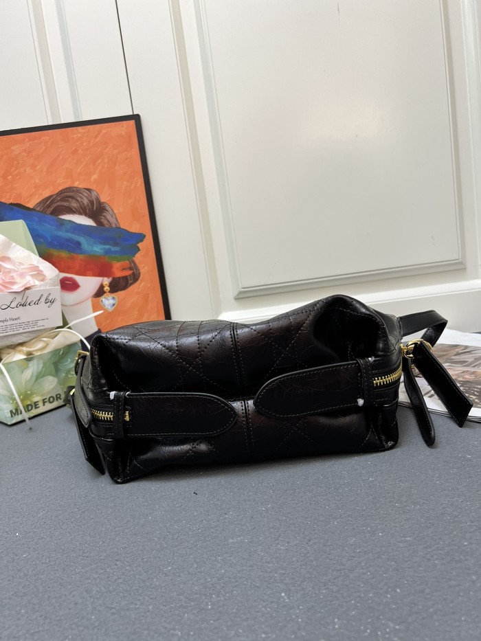 Leather bag ,5A ,size 33x16x15cm,no box,  B110-305