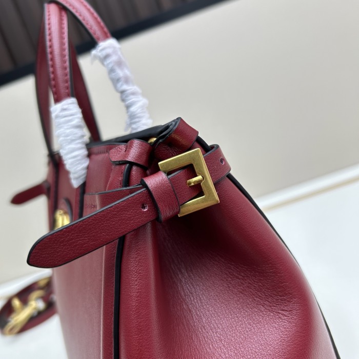 Leather bag ,5A ,size 22x19x12cm,no box,  B110-301