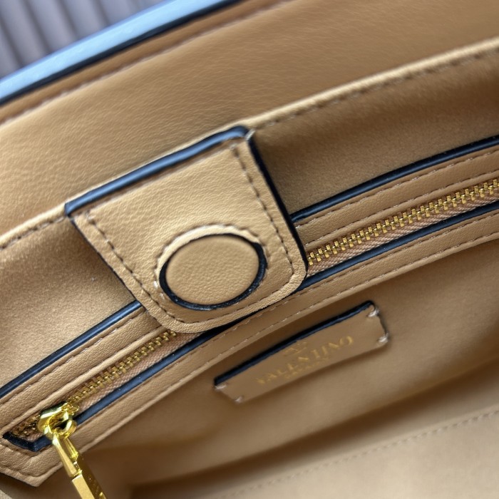 Leather bag ,5A ,size 22x19x12cm,no box,  B110-303