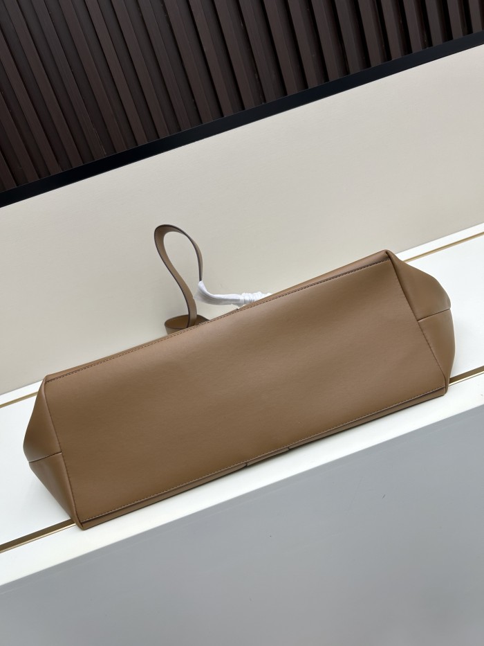 Leather bag ,5A ,size 37x32x7cm,no box,  B110-325
