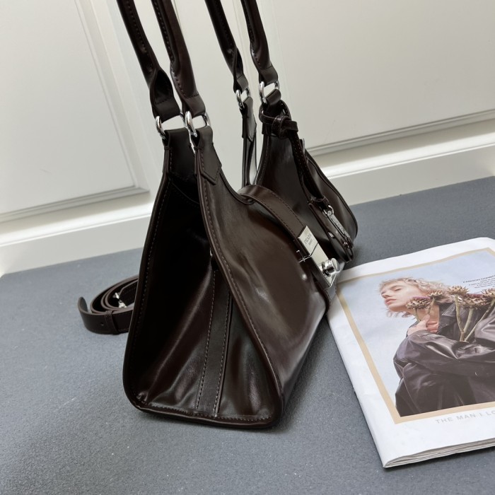 Leather bag ,5A ,size 32x22x13cm,no box,  B110-292