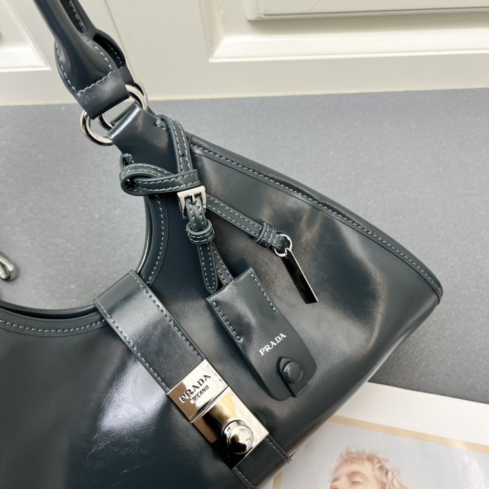 Leather bag ,5A ,size 32x22x13cm,no box,  B110-294