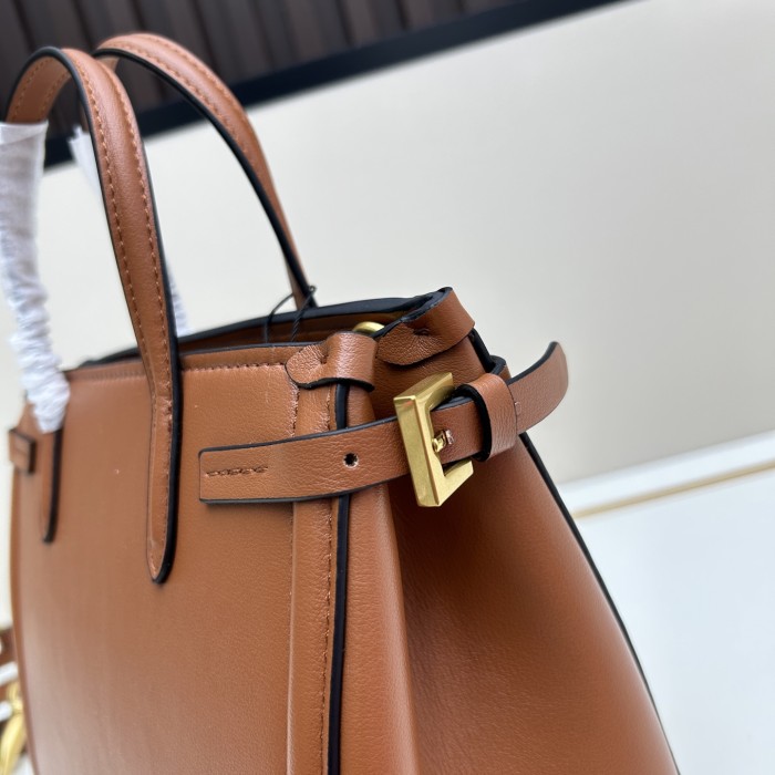 Leather bag ,5A ,size 22x19x12cm,no box,  B110-302