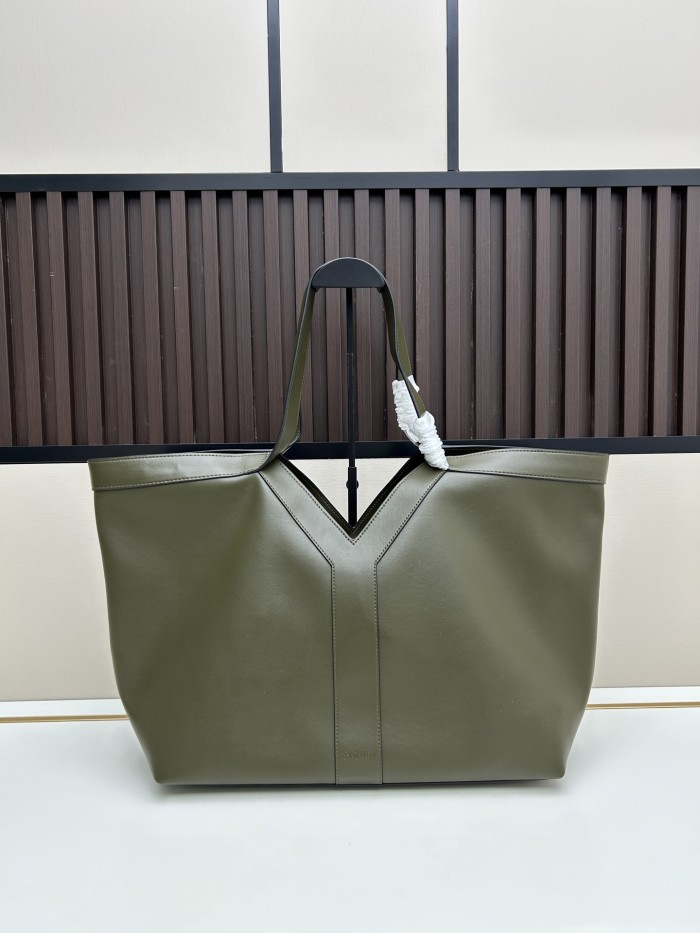 Leather bag ,5A ,size 37x32x7cm,no box,  B110-326