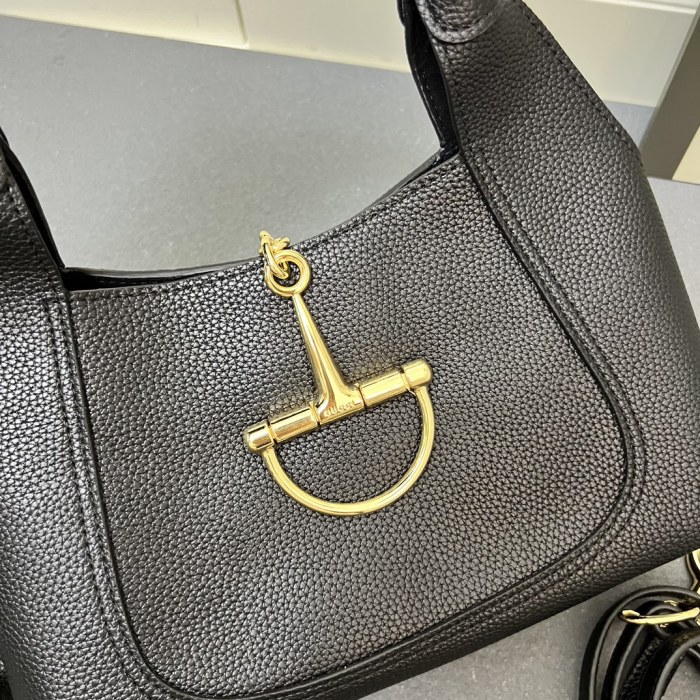 Leather bag ,5A ,size 27.5x21x16cm,no box,  B110-332