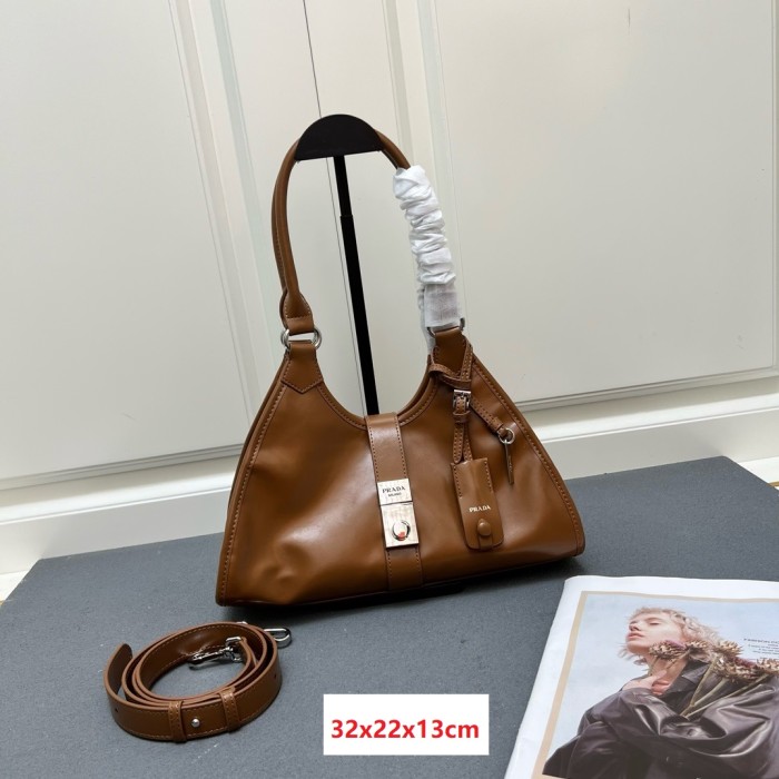 Leather bag ,5A ,size 32x22x13cm,no box,  B110-296