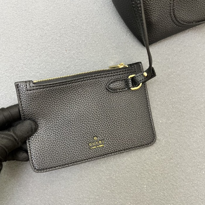 Leather bag ,5A ,size 27.5x21x16cm,no box,  B110-332