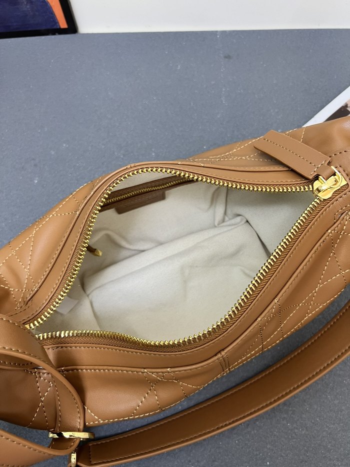 Leather bag ,5A ,size 33x16x15cm,no box,  B110-304