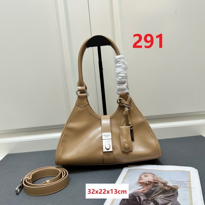 Leather bag ,5A ,size 32x22x13cm,no box,  B110-291