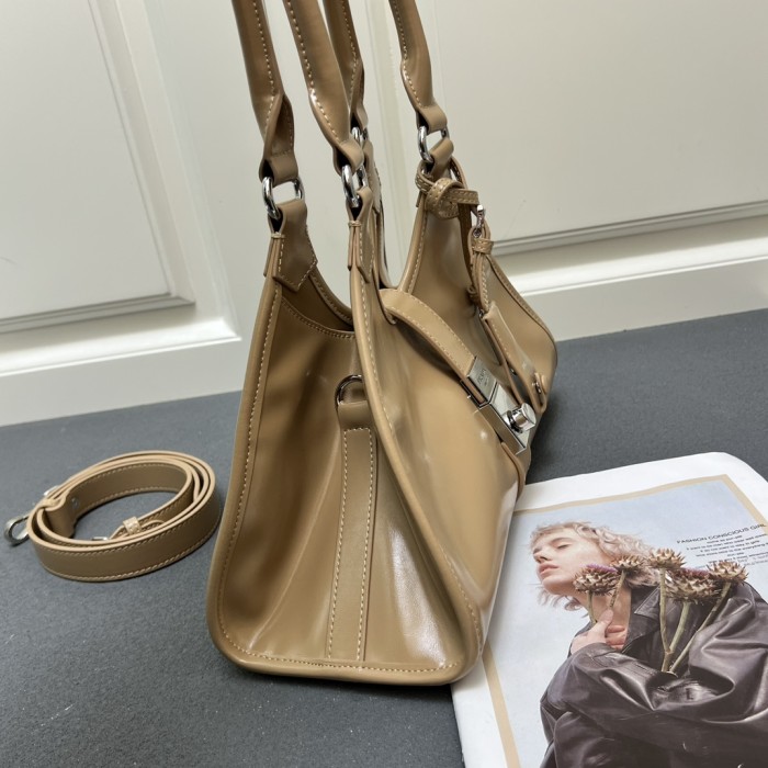 Leather bag ,5A ,size 32x22x13cm,no box,  B110-291