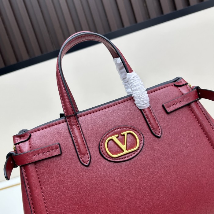 Leather bag ,5A ,size 22x19x12cm,no box,  B110-301
