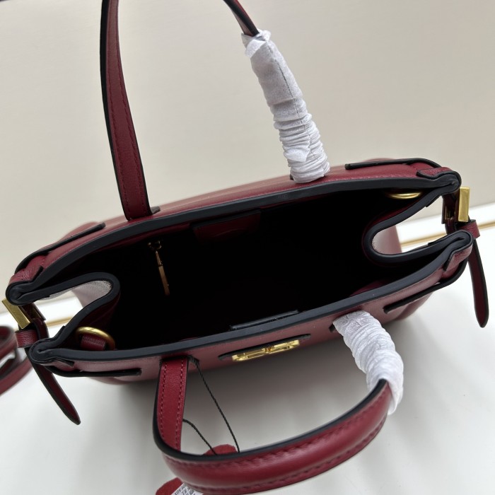 Leather bag ,5A ,size 22x19x12cm,no box,  B110-301