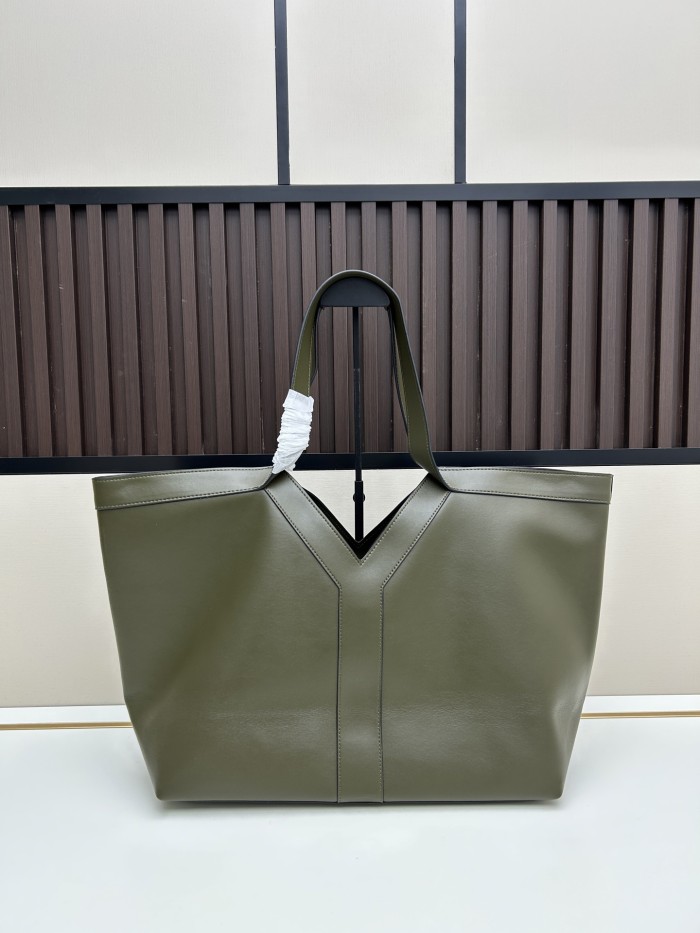 Leather bag ,5A ,size 37x32x7cm,no box,  B110-326
