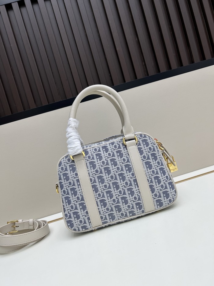 Canvas leather bag ,5A ,size 25x16x9.5cm,no box,  B110-335
