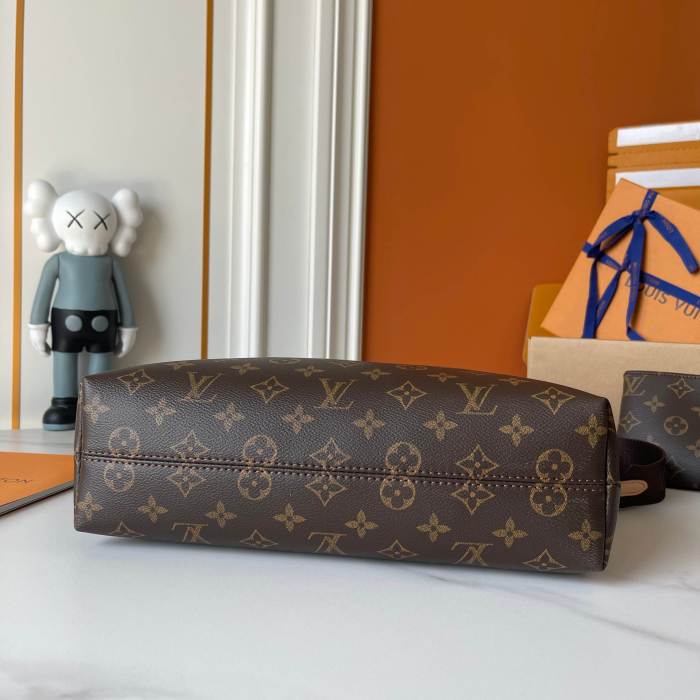 Leather bag ,5A ,size 38x33x10cm,no box,  B110-315
