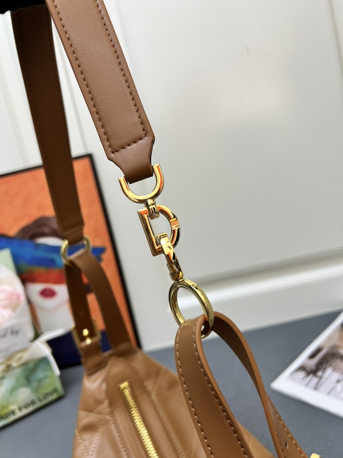 Leather bag ,5A ,size 33x16x15cm,no box,  B110-304
