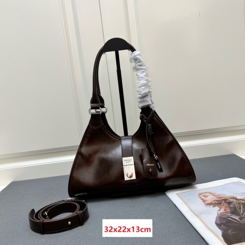 Leather bag ,5A ,size 32x22x13cm,no box,  B110-292