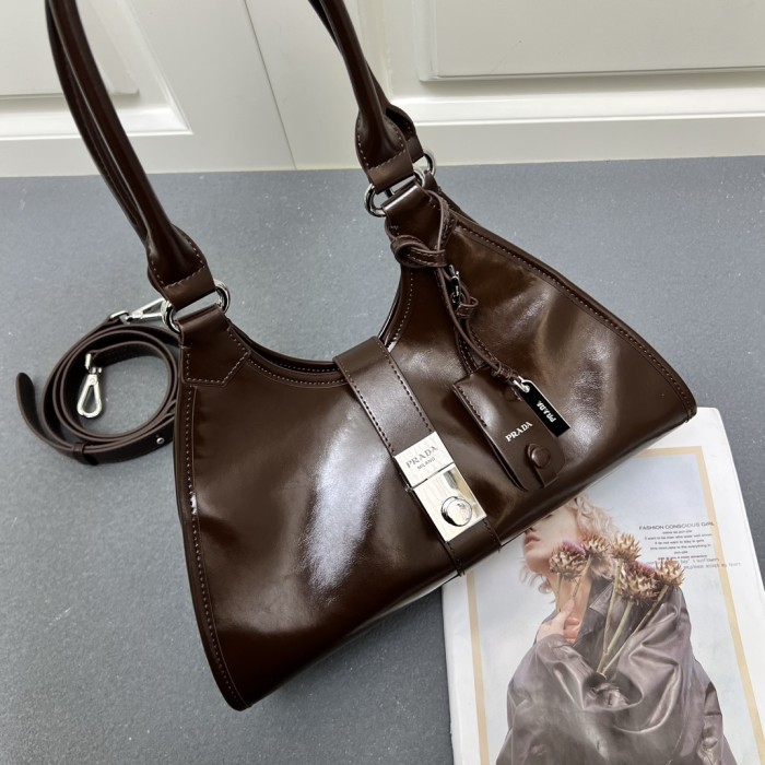 Leather bag ,5A ,size 32x22x13cm,no box,  B110-292