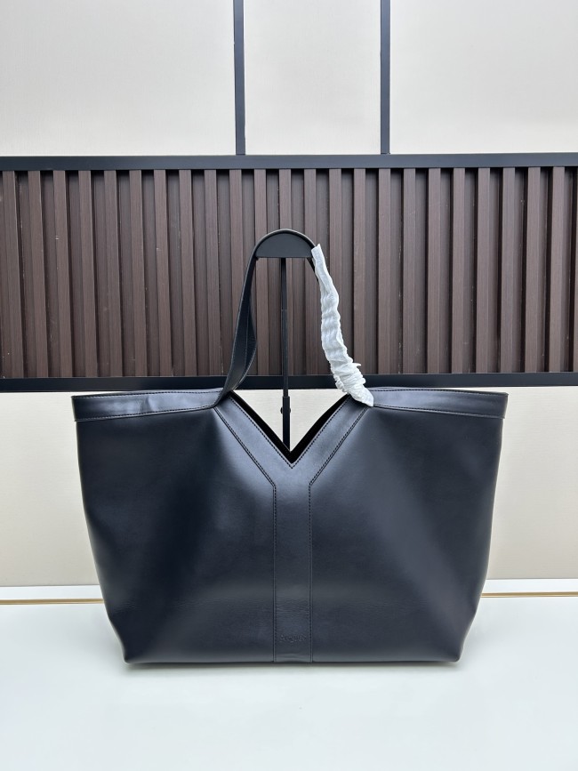 Leather bag ,5A ,size 37x32x7cm,no box, B110-323