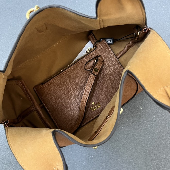 Leather bag ,5A ,size 27.5x21x16cm,no box,  B110-333
