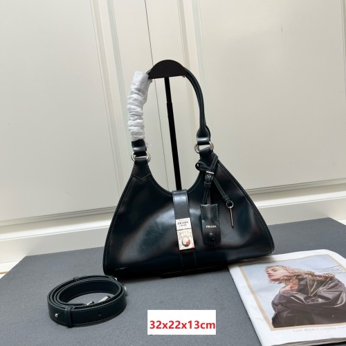 Leather bag ,5A ,size 32x22x13cm,no box,  B110-294