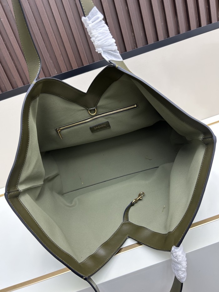 Leather bag ,5A ,size 37x32x7cm,no box,  B110-326