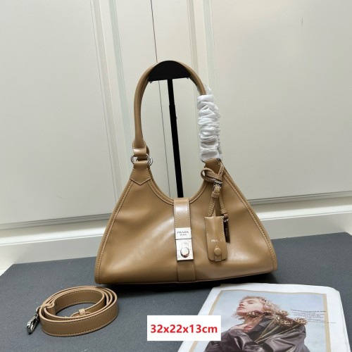 Leather bag ,5A ,size 32x22x13cm,no box,  B110-291