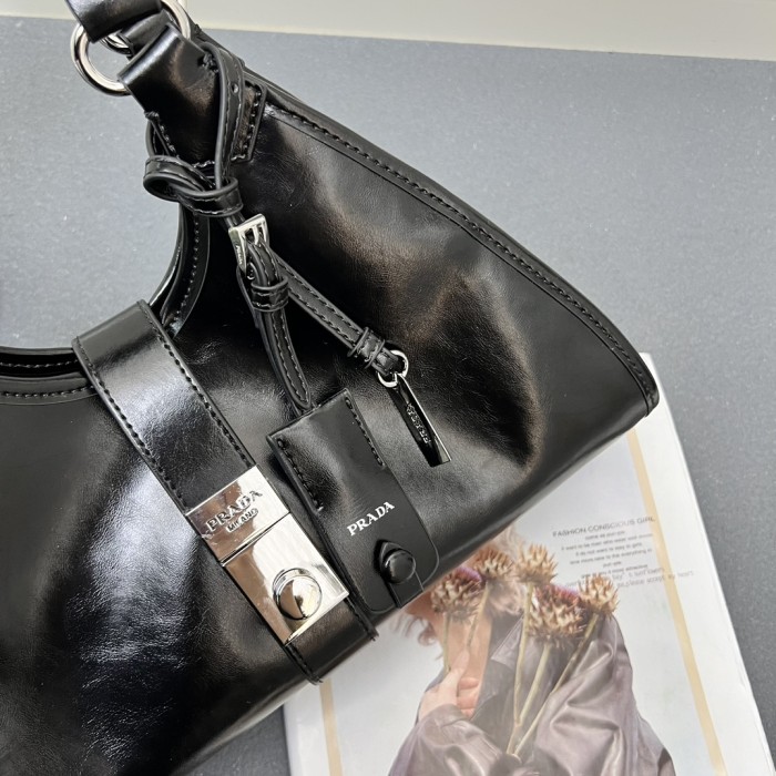Leather bag ,5A ,size 32x22x13cm,no box,  B110-290