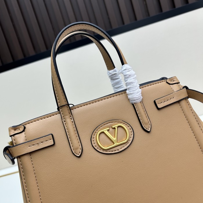 Leather bag ,5A ,size 22x19x12cm,no box,  B110-303