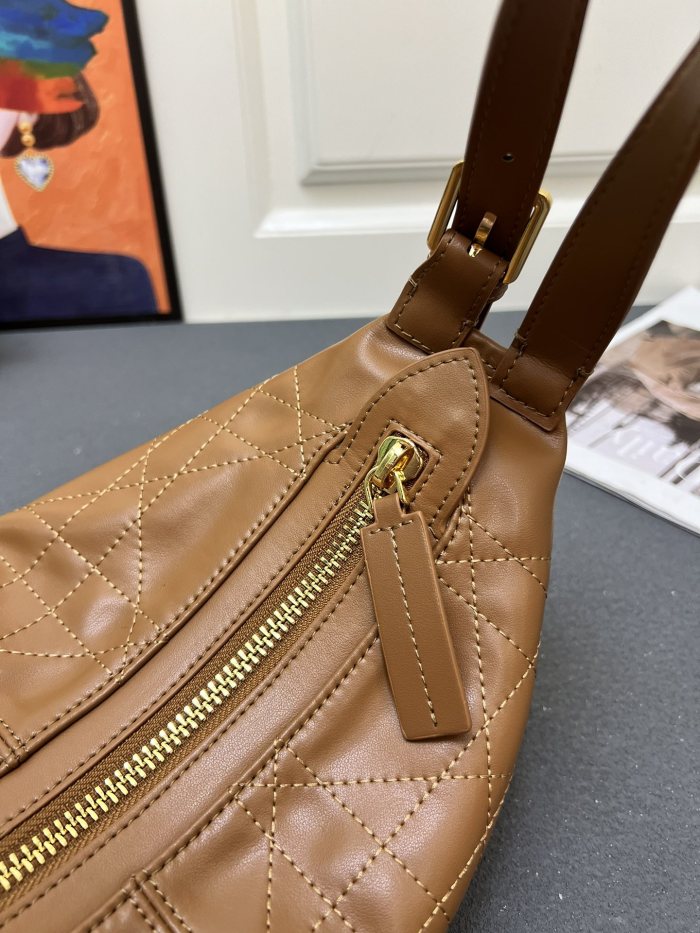 Leather bag ,5A ,size 33x16x15cm,no box,  B110-304