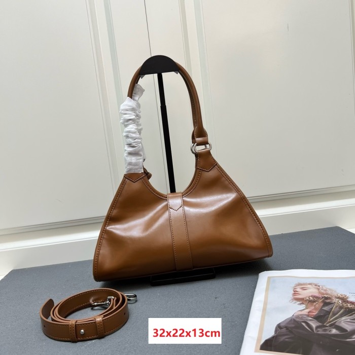 Leather bag ,5A ,size 32x22x13cm,no box,  B110-296