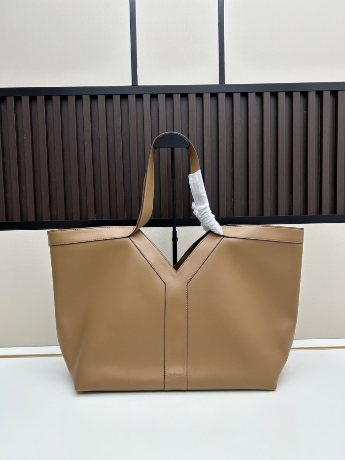 Leather bag ,5A ,size 37x32x7cm,no box,  B110-325